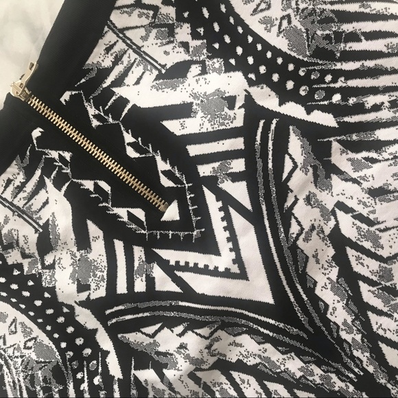 Authentic Balmain Black and White Knitted Pattern Skirt - Picture 4 of 5